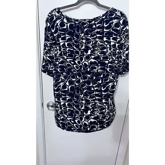 ST. JOHN PRINTED SCOOP NECK BLACK PRINT RHINESTONE NECKLINE TOP SZ XL - Picture 6 of 11